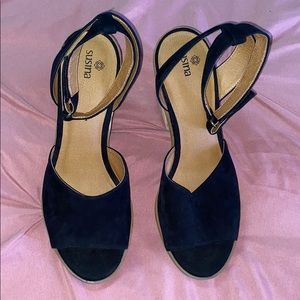 Brand new black small heel